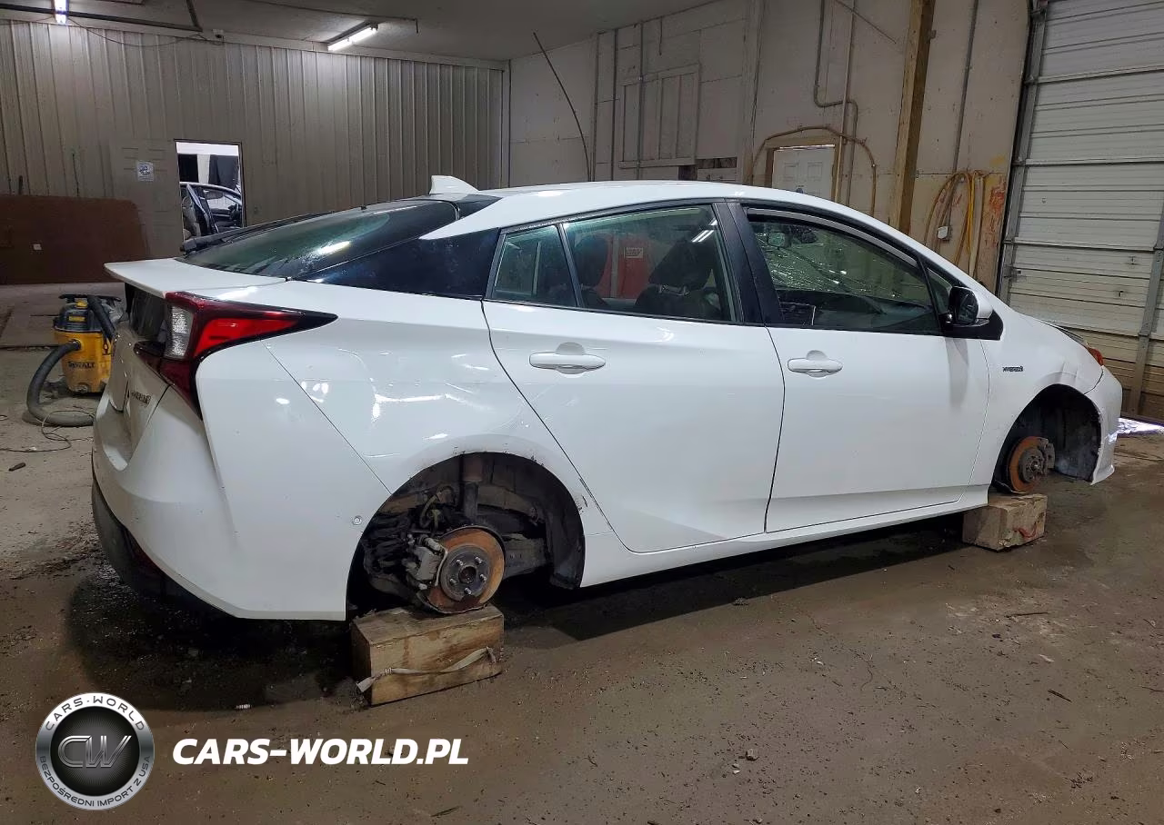 2020 Toyota Prius Le VIN:JTDKARFU0L3108609 - 3
