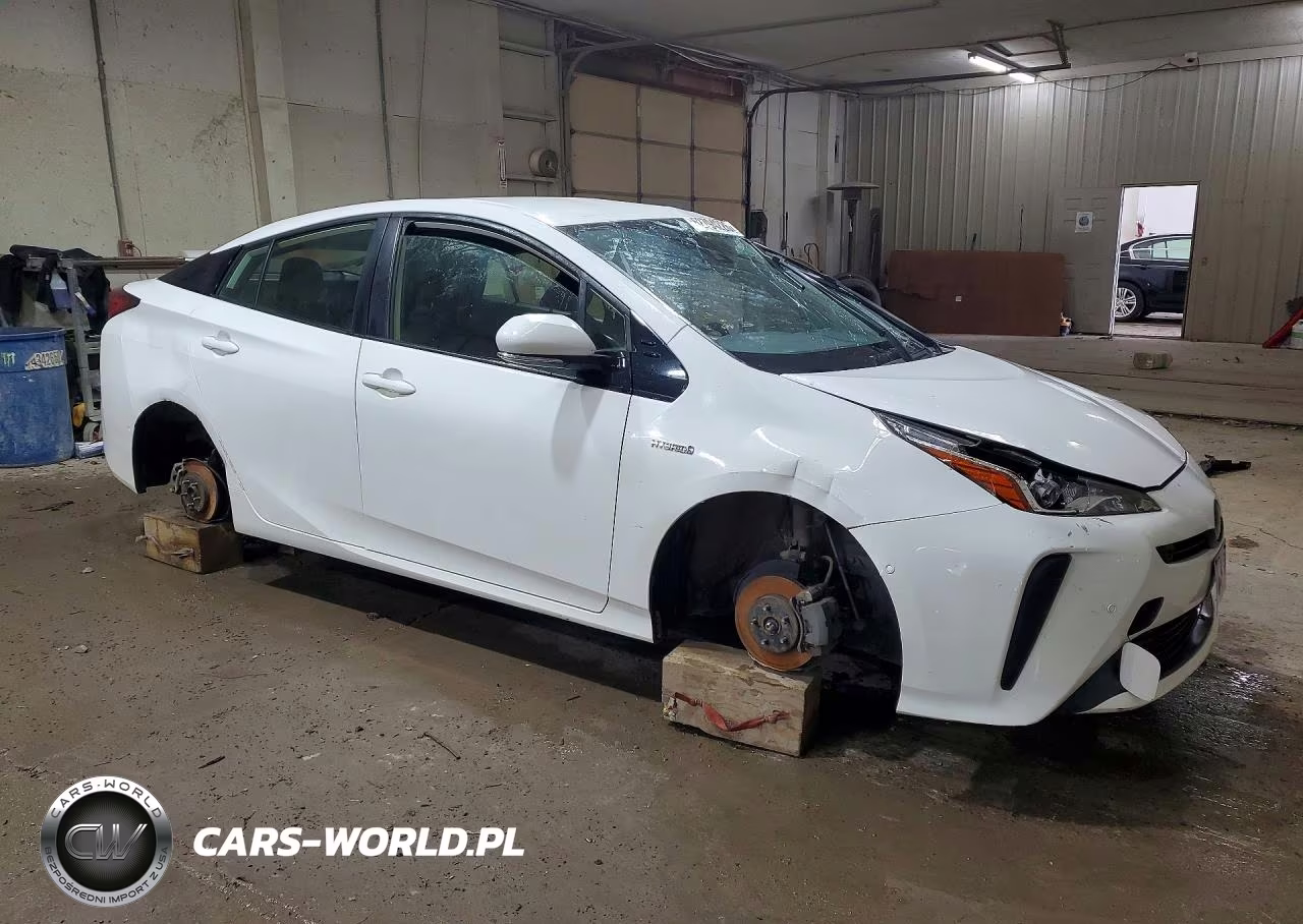 2020 Toyota Prius Le VIN:JTDKARFU0L3108609 - 4