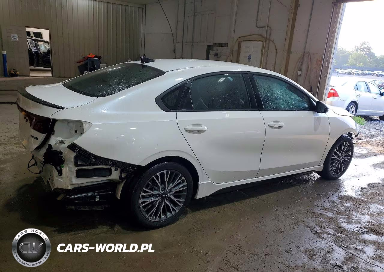 2024 Kia Forte Gt Line VIN:3KPF54AD7RE775663 - 3