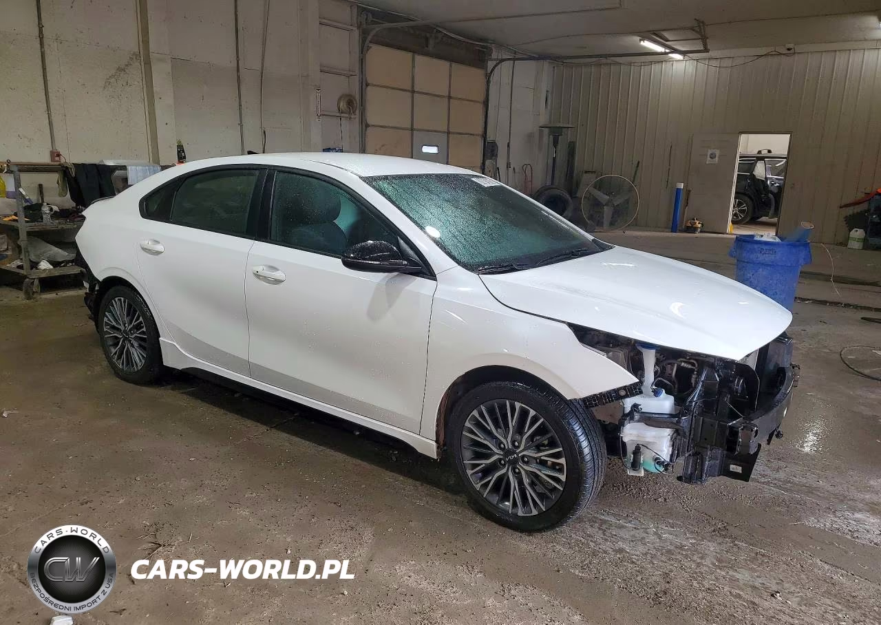 2024 Kia Forte Gt Line VIN:3KPF54AD7RE775663 - 4