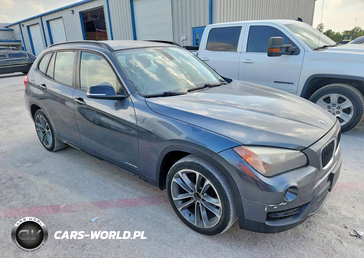 2014 BMW X1 xDrive28I VIN:WBAVL1C55EVY19023 - 4