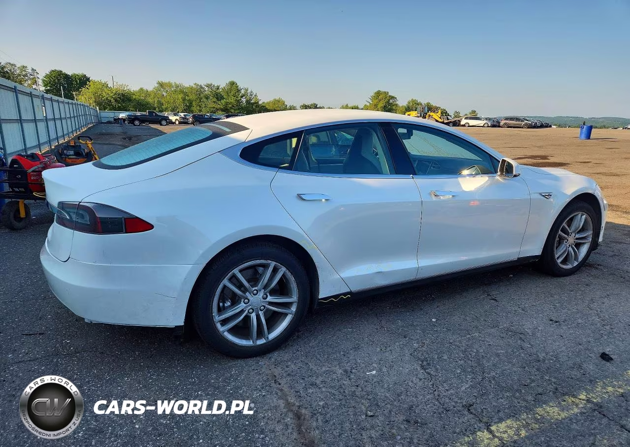 2013 Tesla Model S VIN:5YJSA1CG3DFP03636 - 3