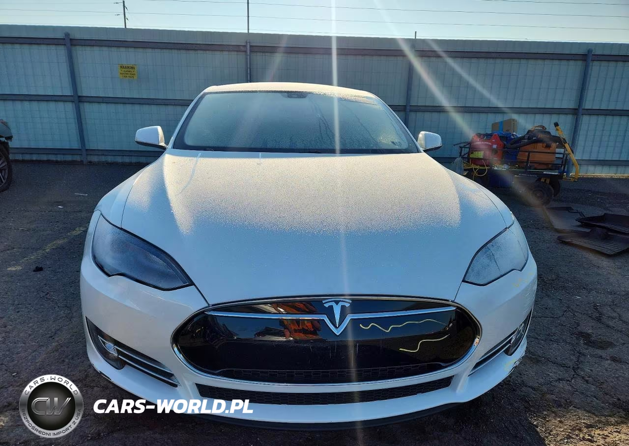 2013 Tesla Model S VIN:5YJSA1CG3DFP03636 - 5