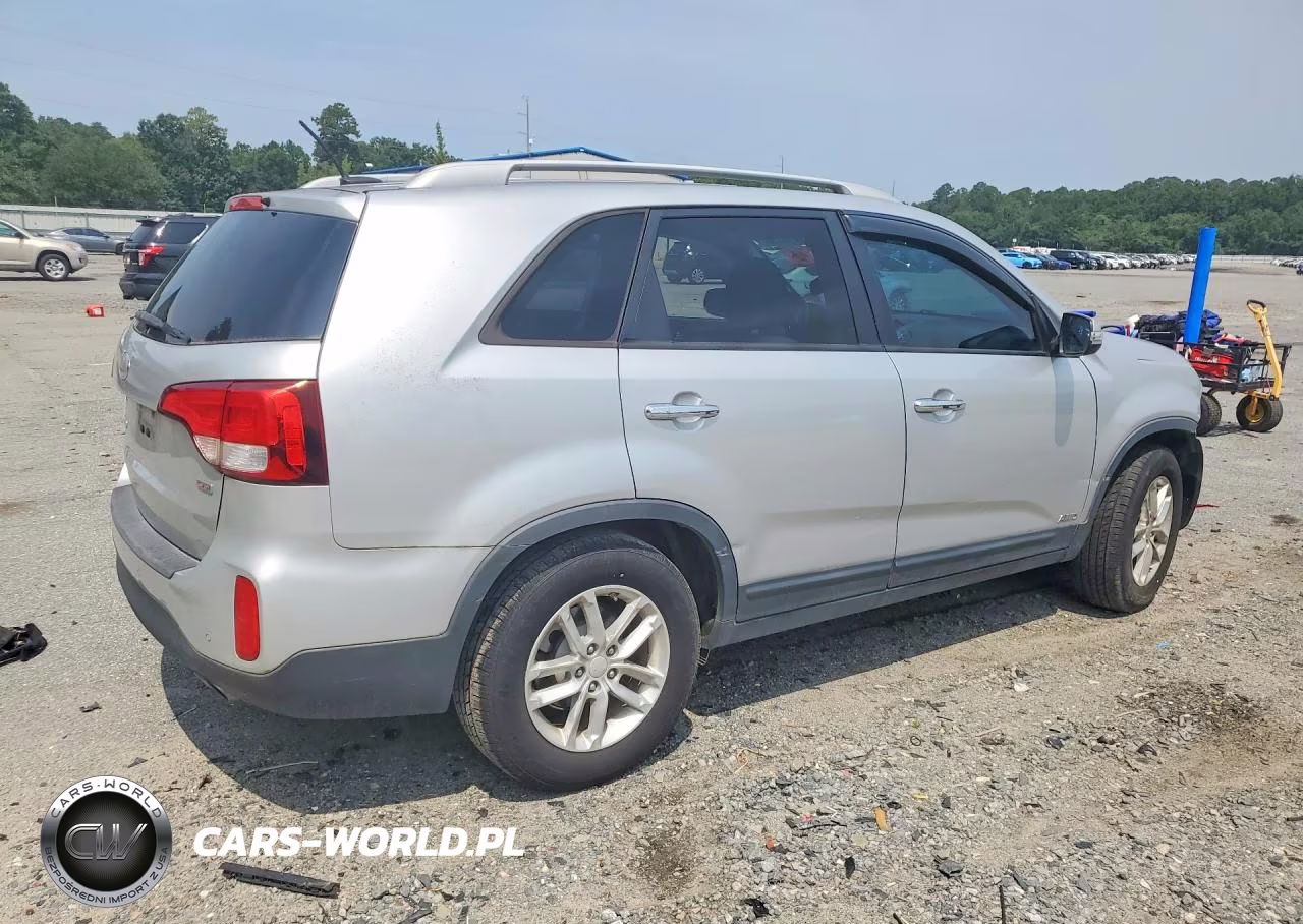 2014 Kia Sorento Lx VIN:5XYKTCA69EG437176 - 3