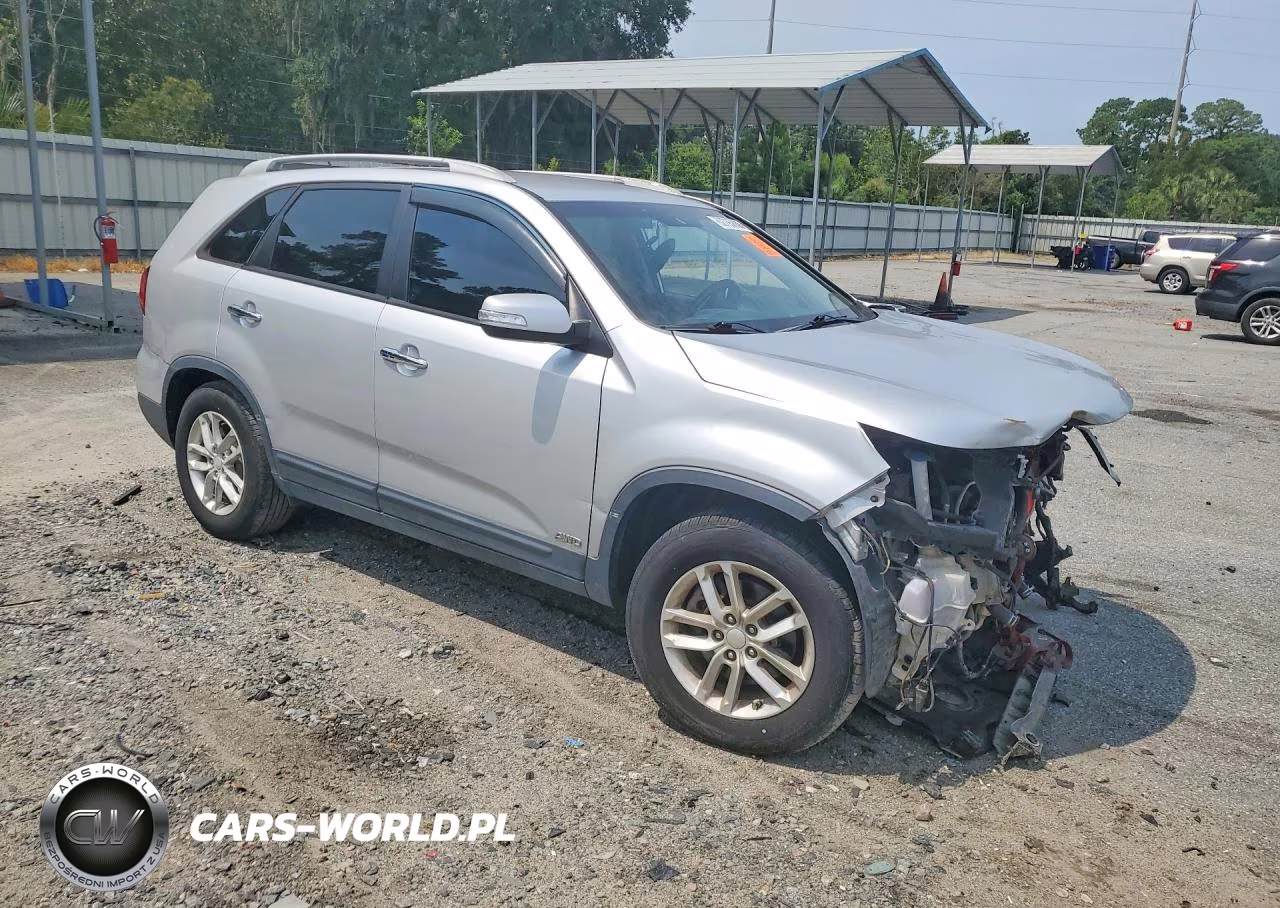 2014 Kia Sorento Lx VIN:5XYKTCA69EG437176 - 4