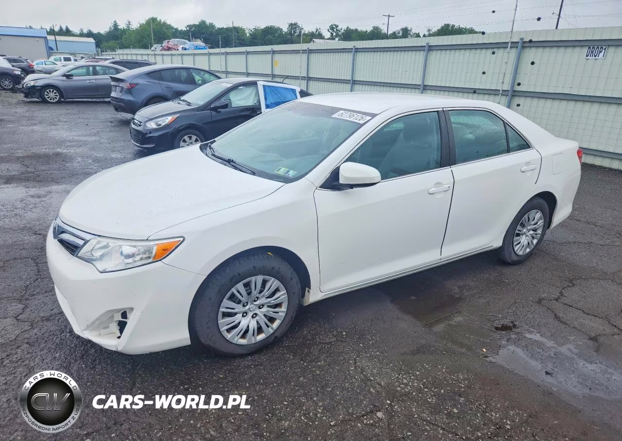2014 Toyt Camry L – zdjęcie 1 z 12
