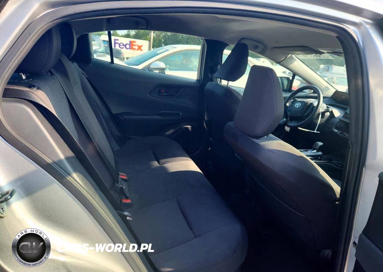 2023 Toyota Prius Le VIN:JTDACAAU2P3007821 - 10
