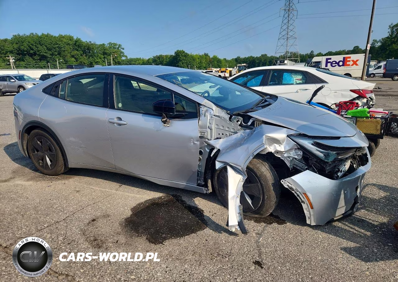 2023 Toyota Prius Le VIN:JTDACAAU2P3007821 - 4