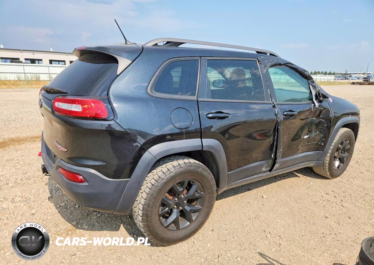 2015 Jeep Cherokee Trailhawk VIN:1C4PJMBS6FW717199 - 3
