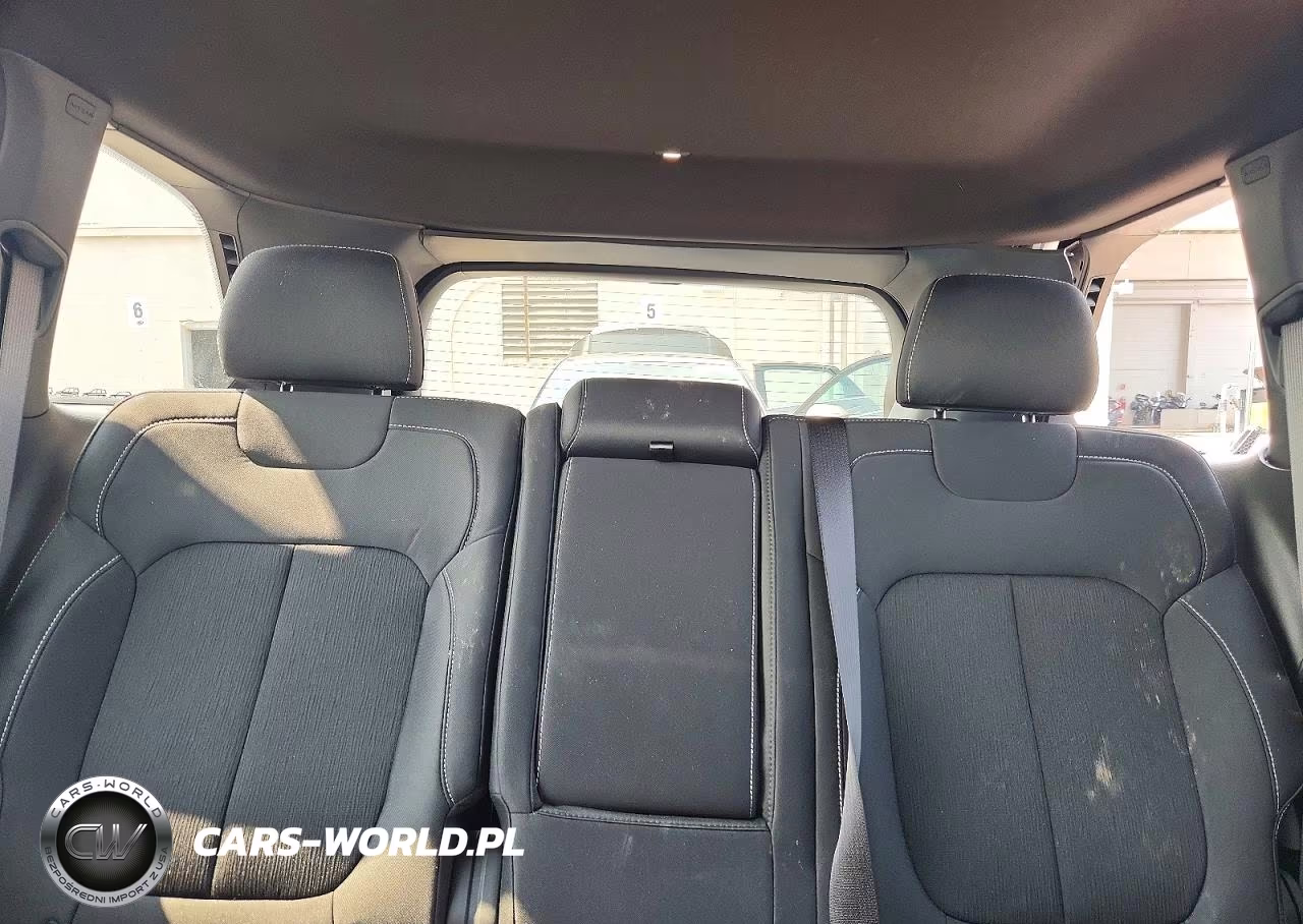 2025 Jeep Grand Cherokee Laredo VIN:1C4RJHAG6SC366691 - 10