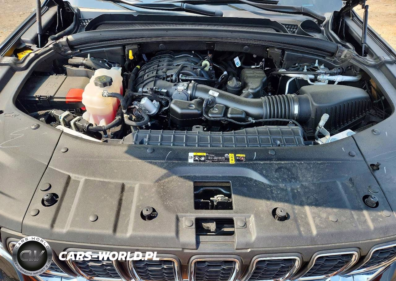 2025 Jeep Grand Cherokee Laredo VIN:1C4RJHAG6SC366691 - 12
