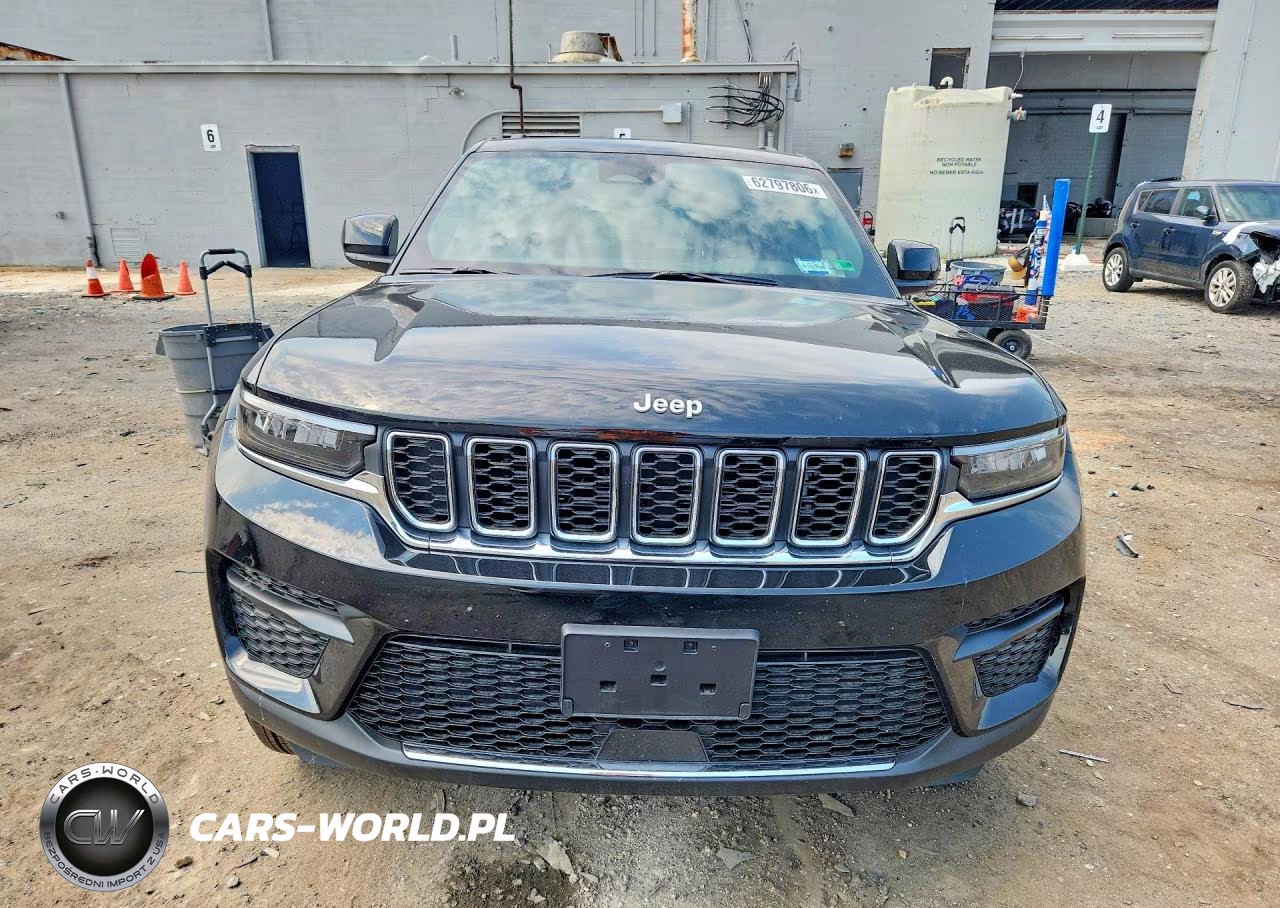 2025 Jeep Grand Cherokee Laredo VIN:1C4RJHAG6SC366691 - 5