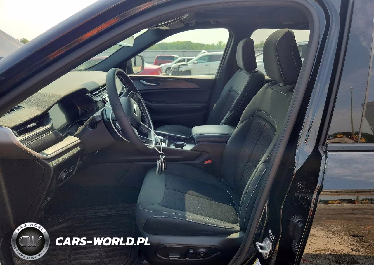 2025 Jeep Grand Cherokee Laredo VIN:1C4RJHAG6SC366691 - 7