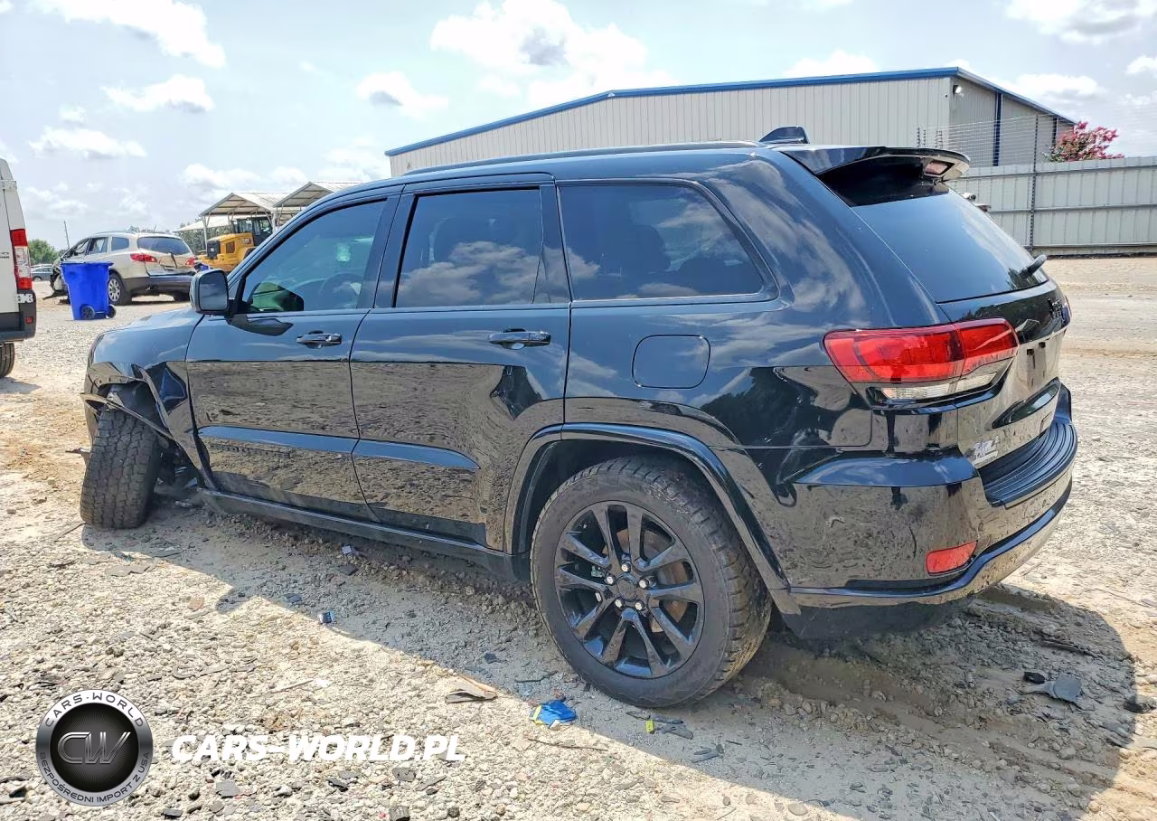 2020 Jeep Grand Cherokee Laredo VIN:1C4RJEAG2LC245592 - 2