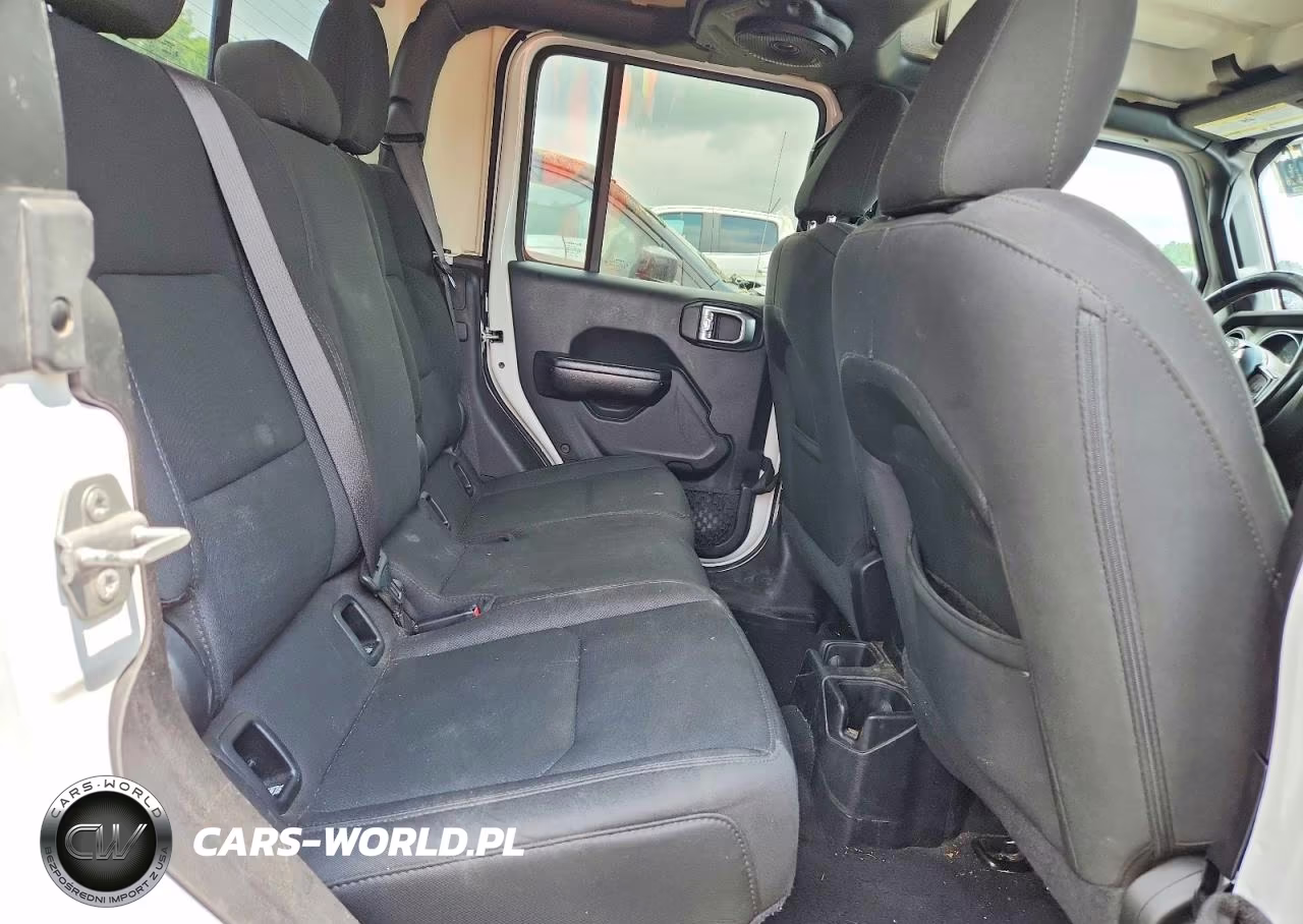 2020 Jeep Gladiator Sport VIN:1C6HJTAGXLL163990 - 11