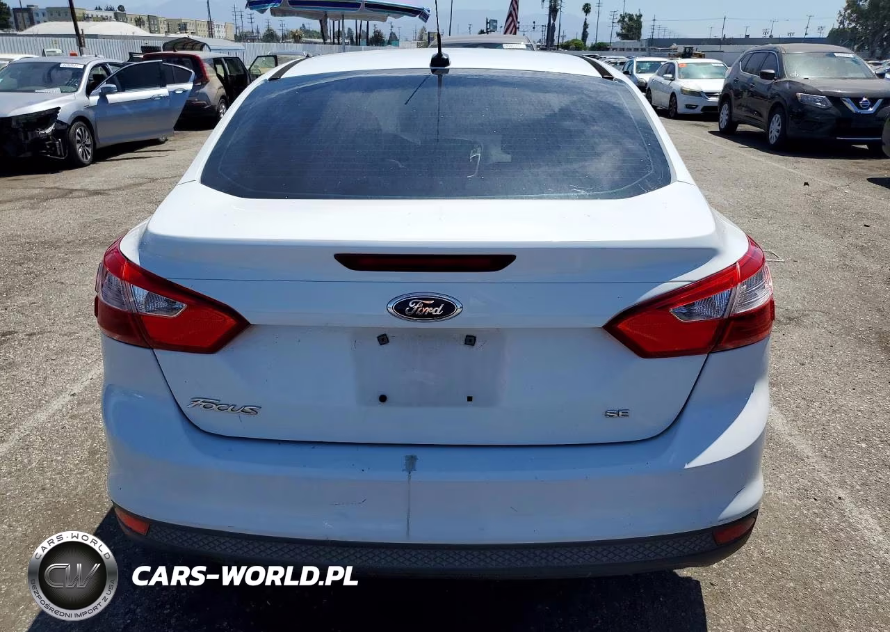 2014 Ford Focus Se VIN:1FADP3F27EL110840 - 6