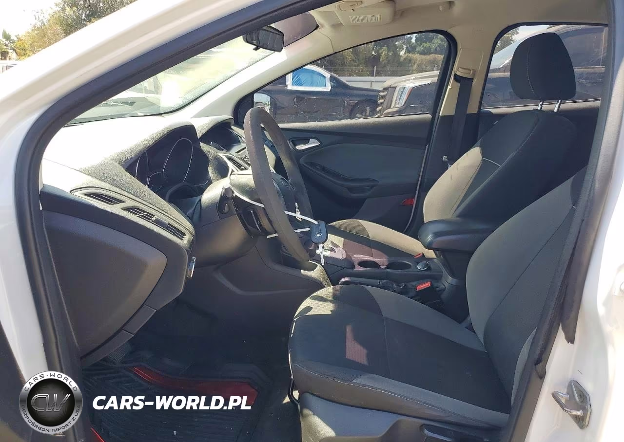2014 Ford Focus Se VIN:1FADP3F27EL110840 - 7
