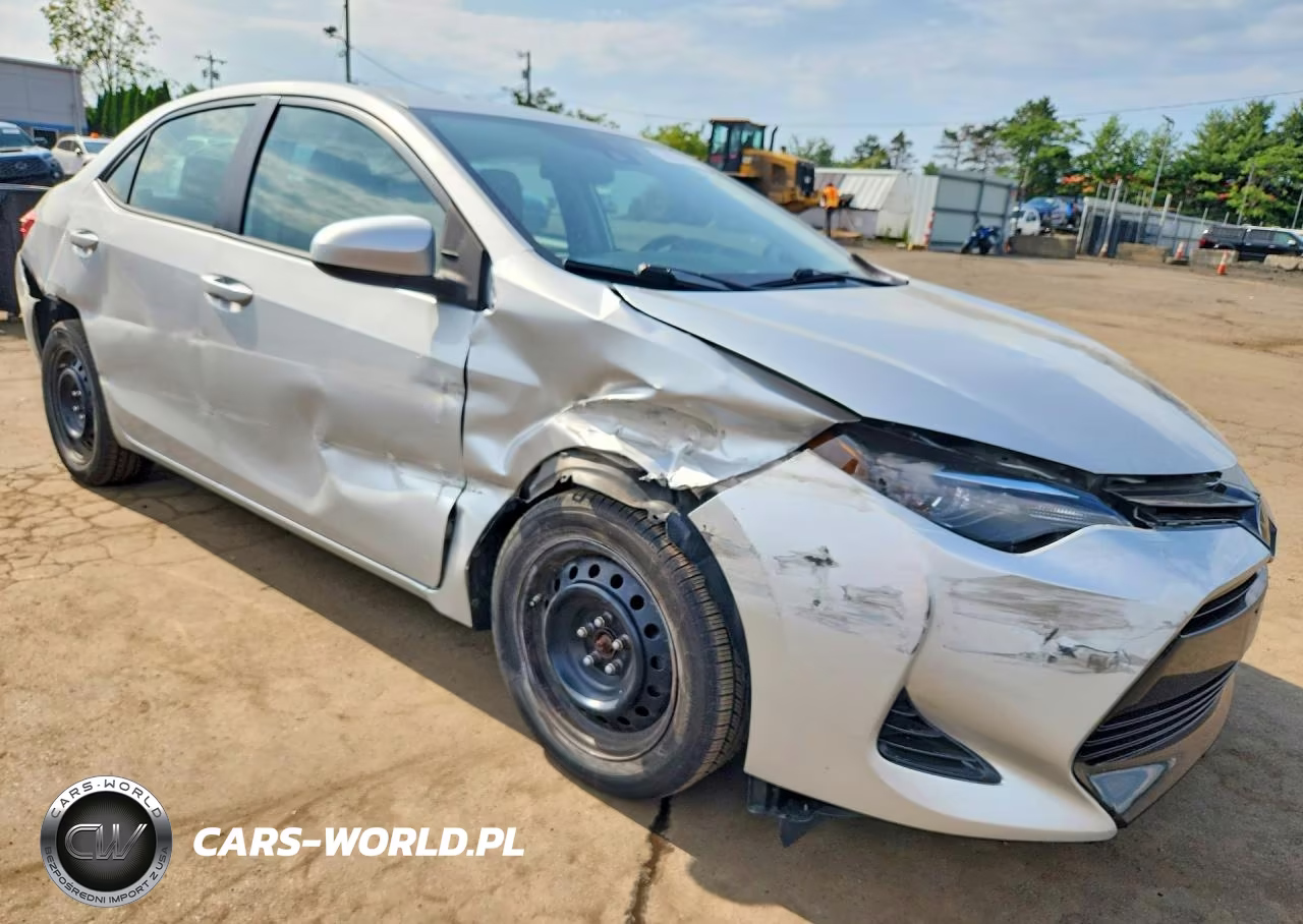 2018 Toyota Corolla Le VIN:2T1BURHE8JC972406 - 4