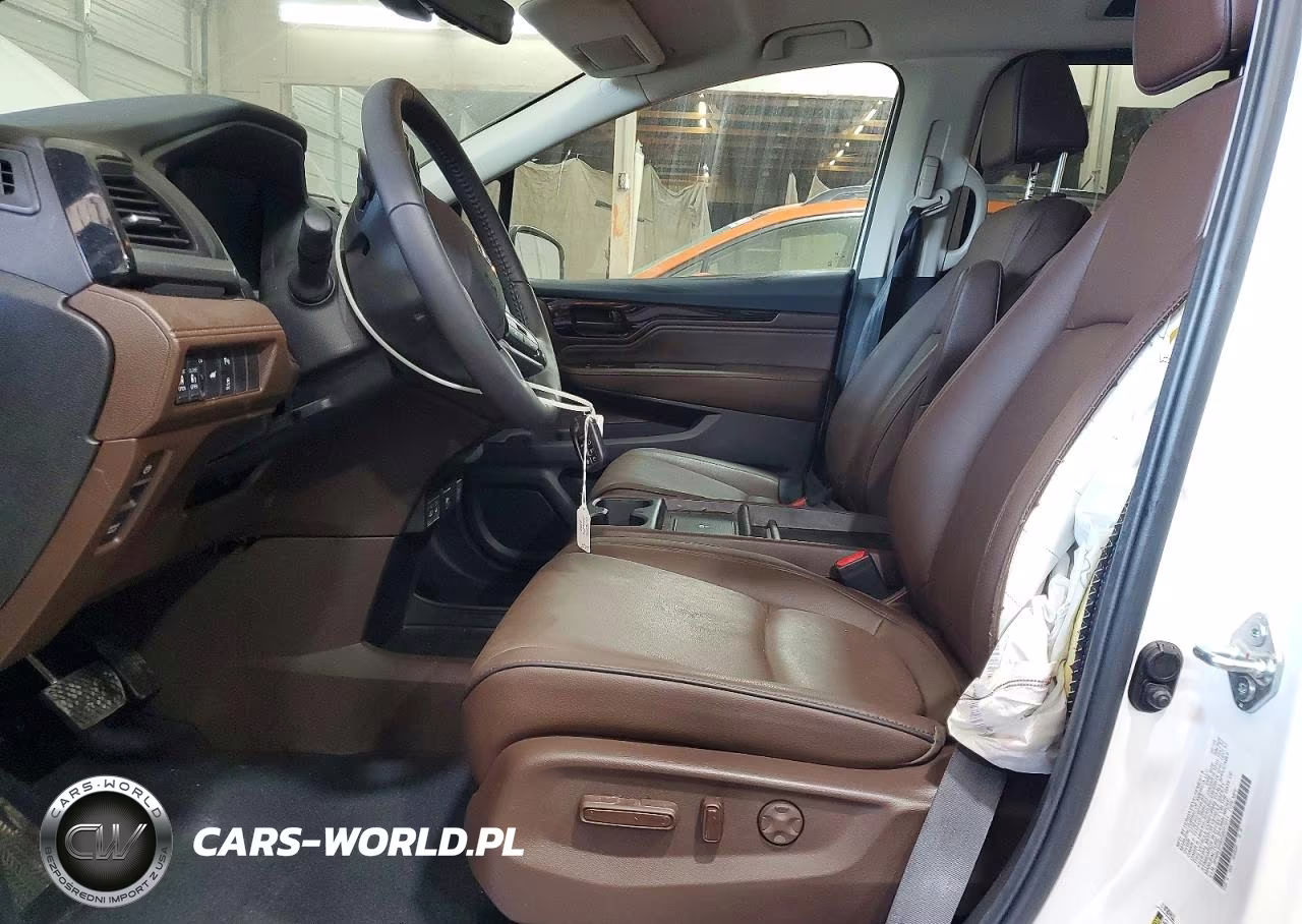 2025 Honda Odyssey Touring VIN:5FNRL6H83SB077011 - 7