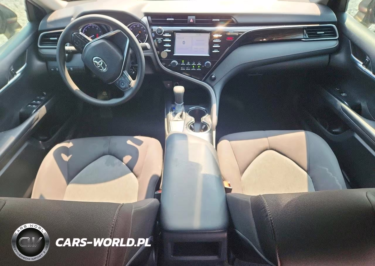 2019 Toyota Camry Le VIN:4T1B11HK6KU756585 - 8