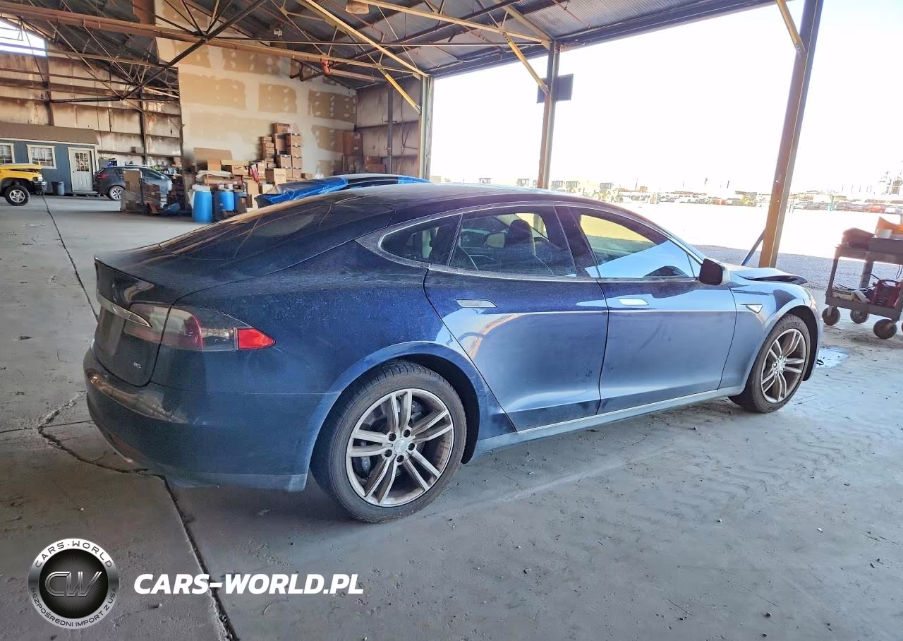 2013 Tesla Model S VIN:5YJSA1CN3DFP27479 - 3
