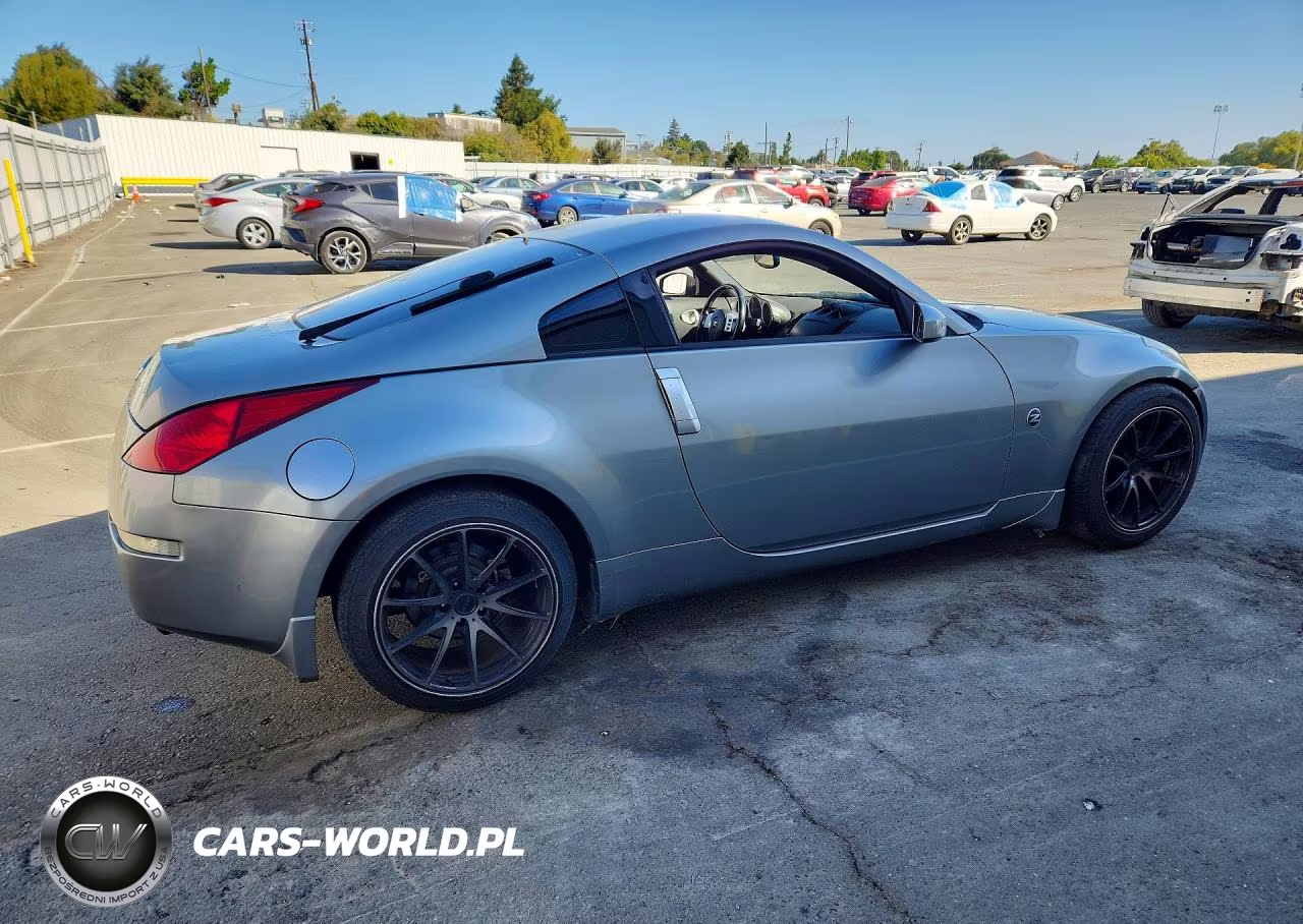 2005 Nissan 350Z Base VIN:JN1AZ34D35M608610 - 3
