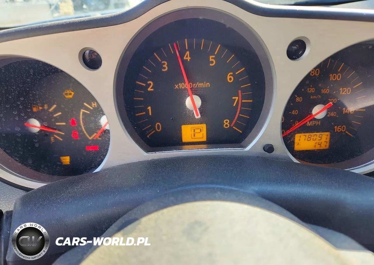 2005 Nissan 350Z Base VIN:JN1AZ34D35M608610 - 9