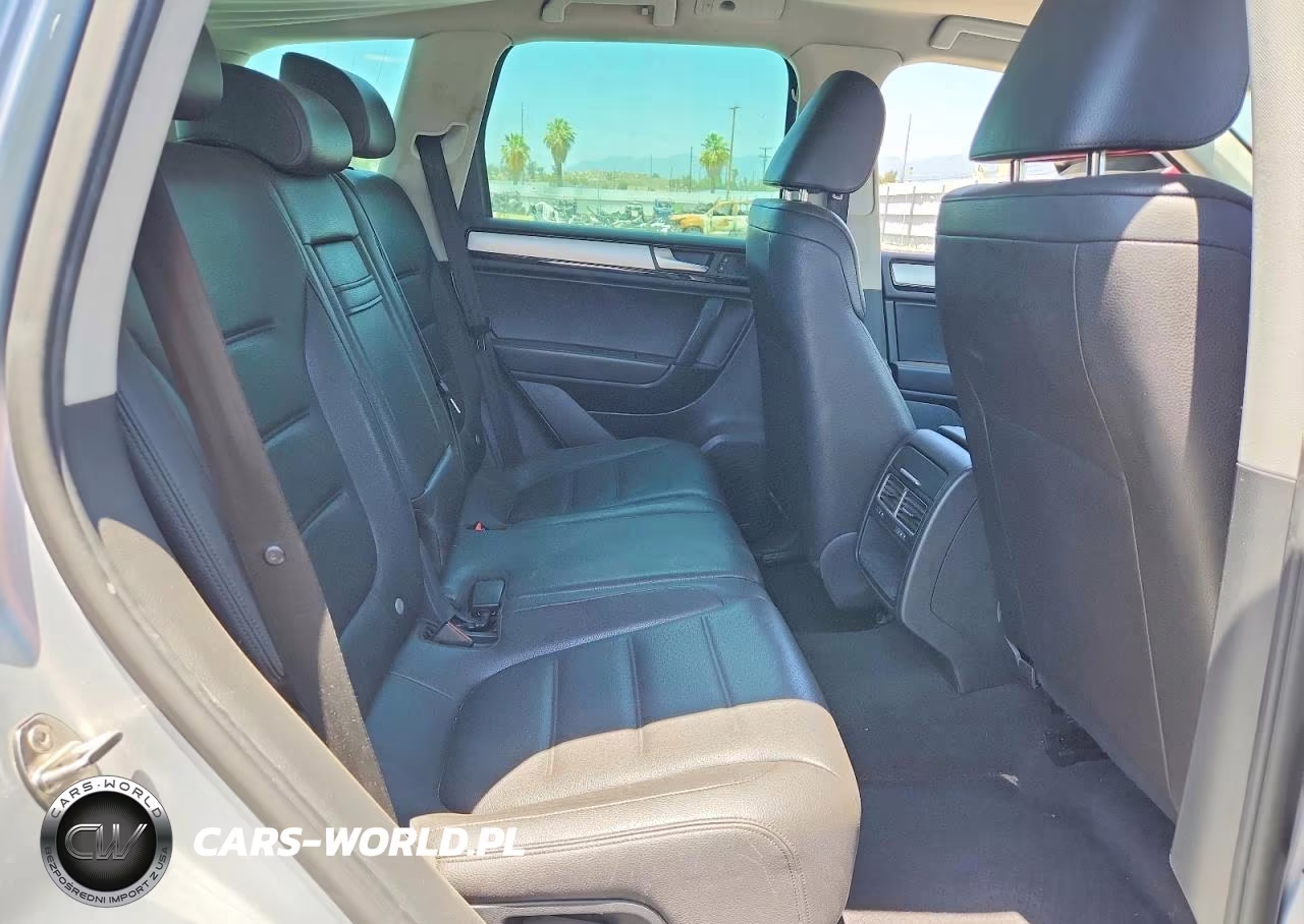 2012 Volkswagen Touareg V6 Tdi VIN:WVGFK9BPXCD004486 - 10