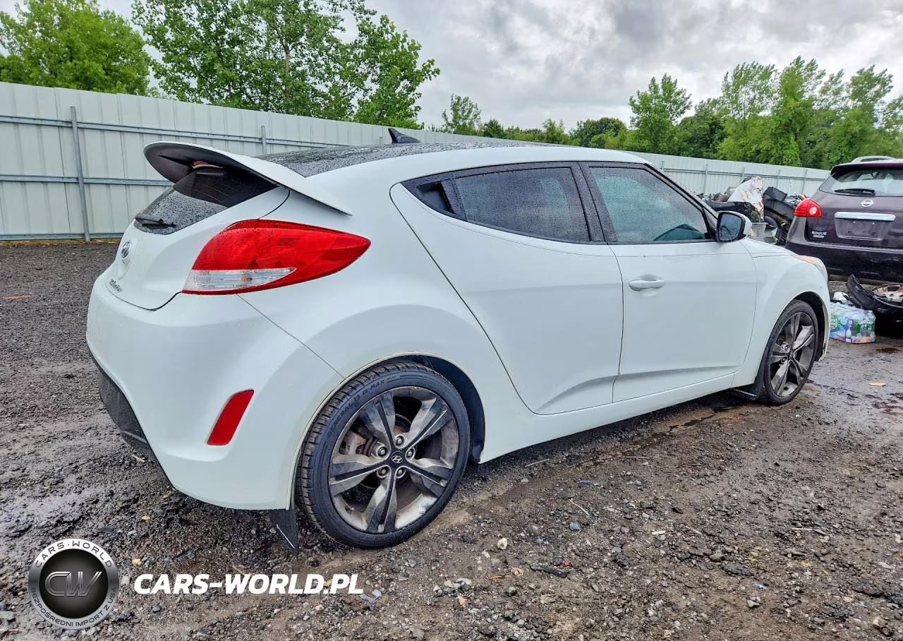 2016 Hyundai Veloster Base VIN:KMHTC6AD7GU267661 - 3