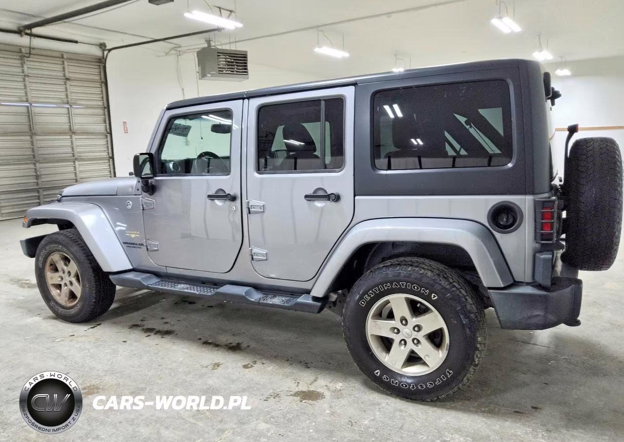 2015 Jeep Wrangler Unlimited Sahara VIN:1C4BJWEG9FL649981 - 2