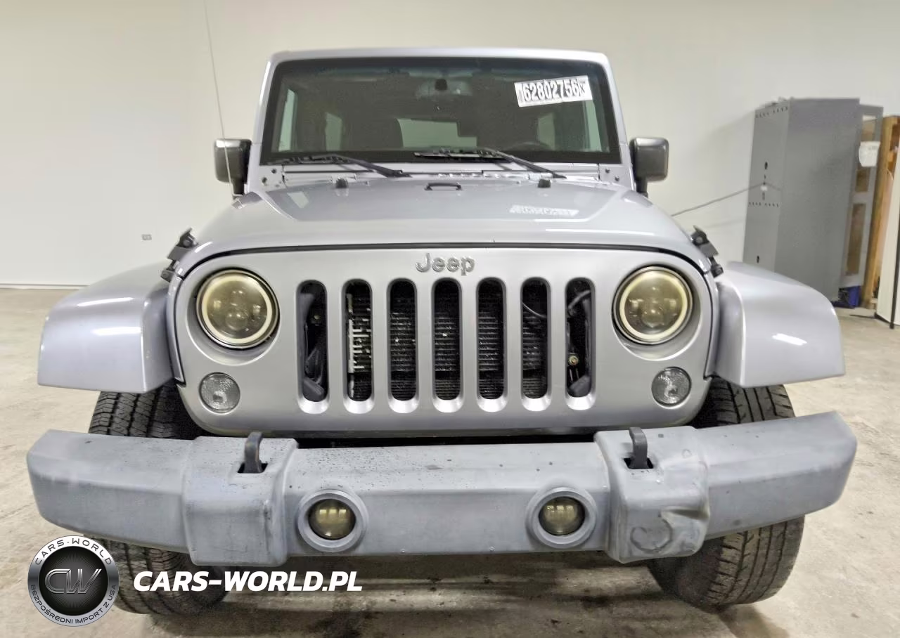 2015 Jeep Wrangler Unlimited Sahara VIN:1C4BJWEG9FL649981 - 5