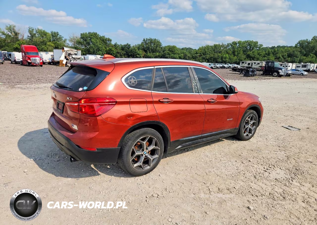 2018 BMW X1 Sdrive28I VIN:WBXHU7C3XJ5H45516 - 3