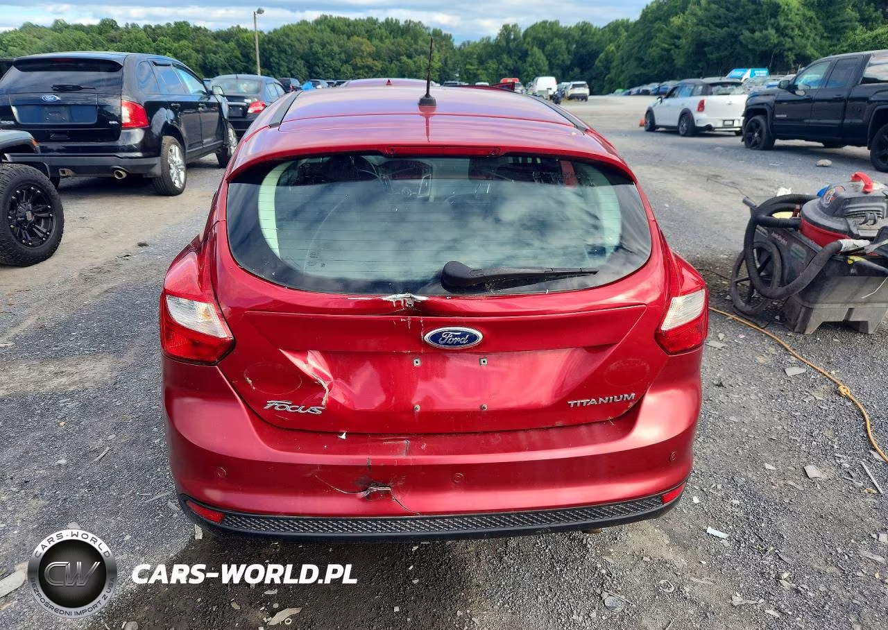 2012 Ford Focus Titanium VIN:1FAHP3N29CL308982 - 6