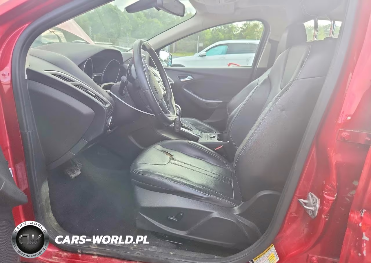 2012 Ford Focus Titanium VIN:1FAHP3N29CL308982 - 7