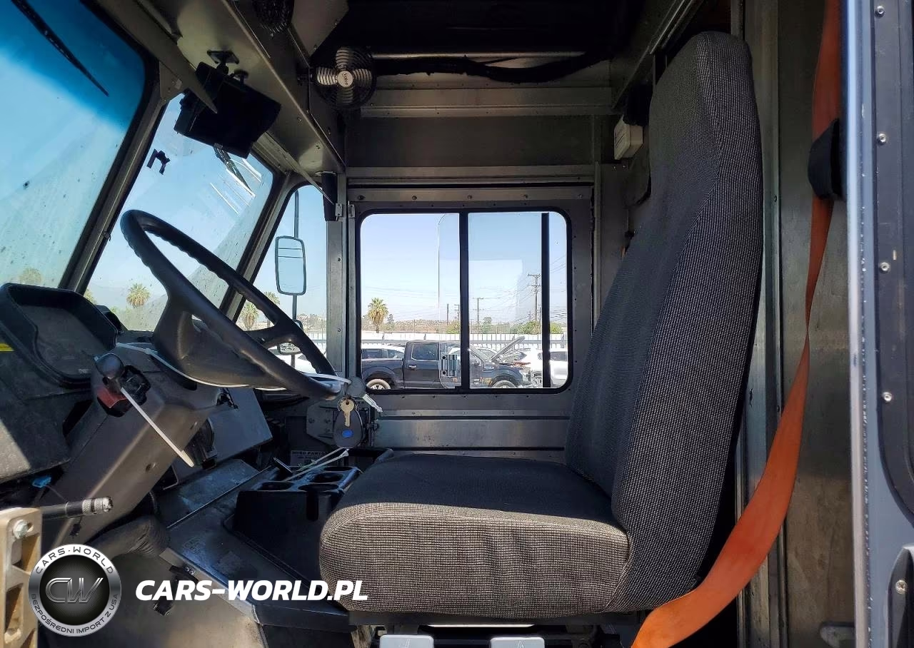 2021 Freightliner Chassis M Line Walk-In Van VIN:4UZAC2EA9MCMM9069 - 7