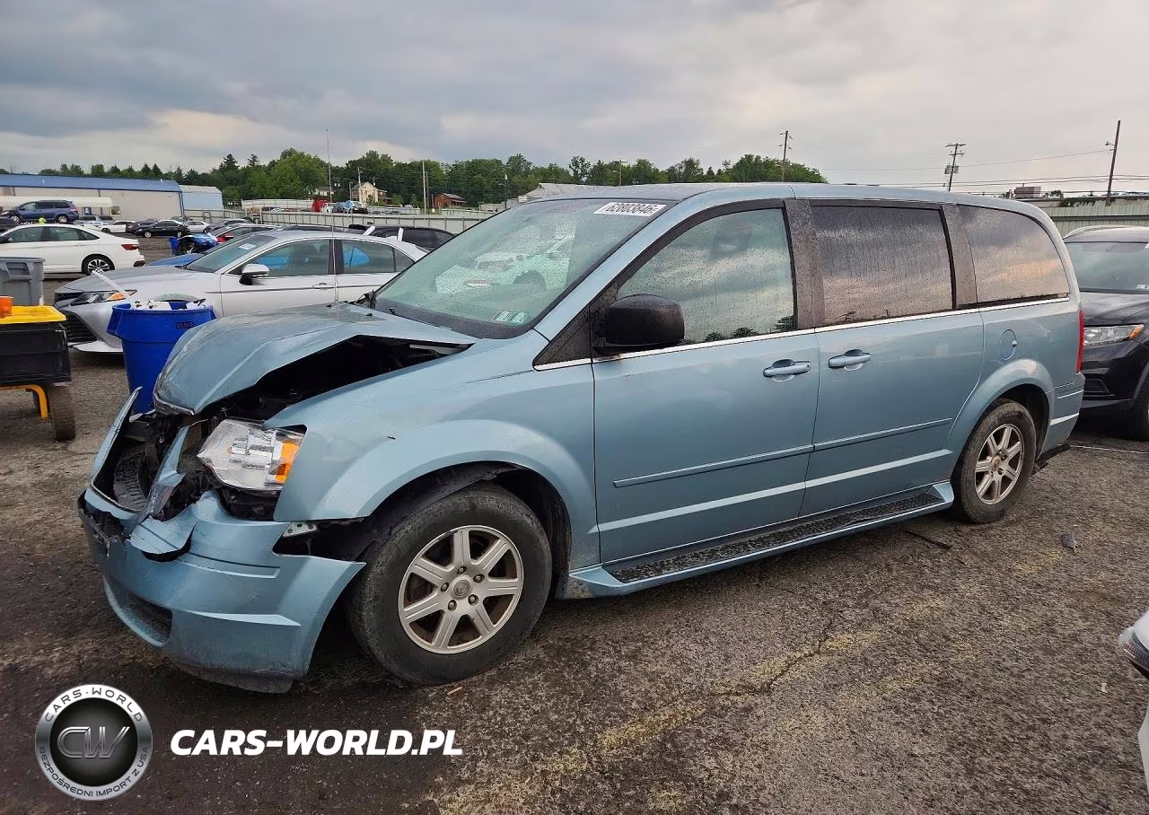 2010 Chrysler Town & Country Lx