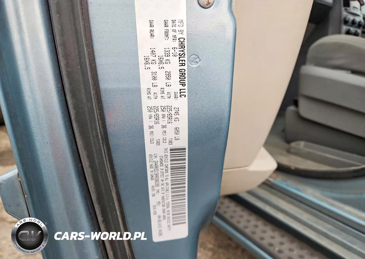 2010 Chrysler Town & Country Lx VIN:2A4RR2D18AR386289 - 13