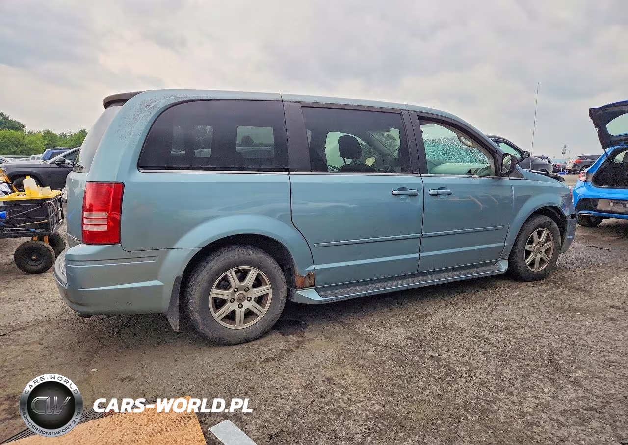 2010 Chrysler Town & Country Lx VIN:2A4RR2D18AR386289 - 3
