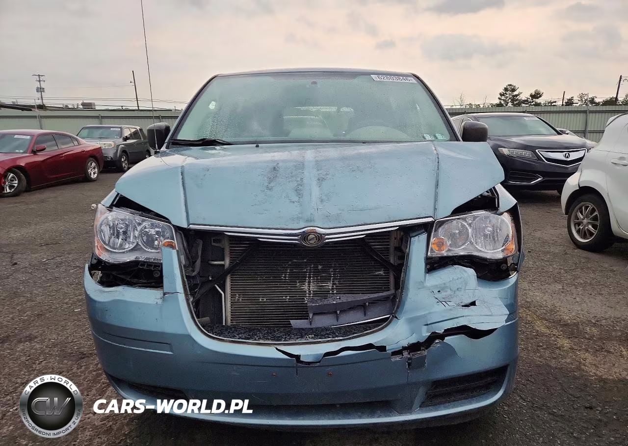 2010 Chrysler Town & Country Lx VIN:2A4RR2D18AR386289 - 5