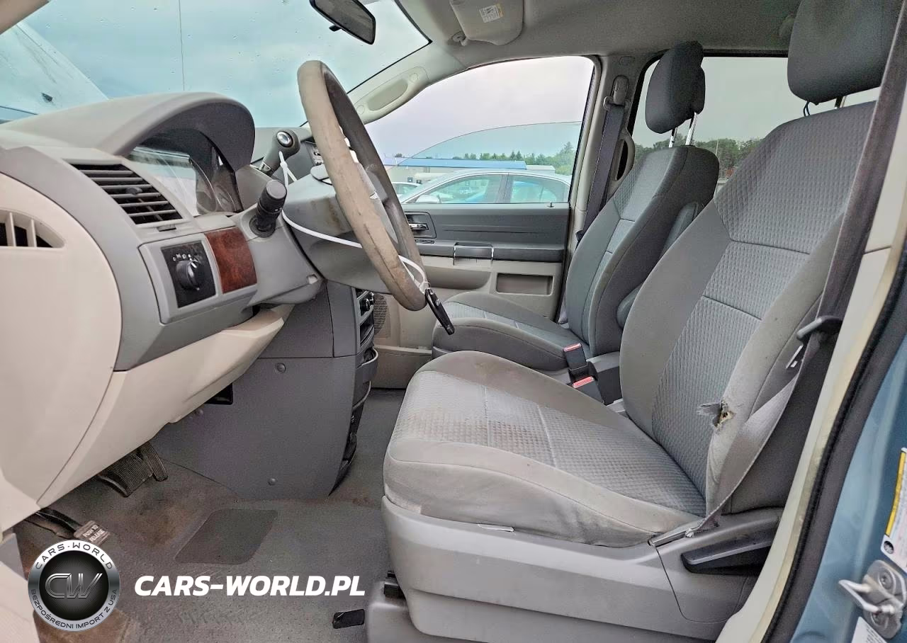 2010 Chrysler Town & Country Lx VIN:2A4RR2D18AR386289 - 7