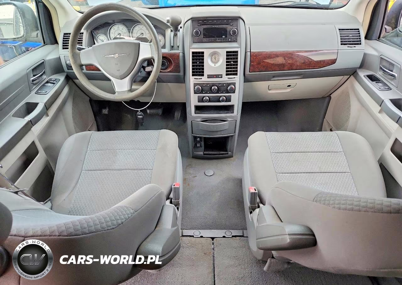 2010 Chrysler Town & Country Lx VIN:2A4RR2D18AR386289 - 8