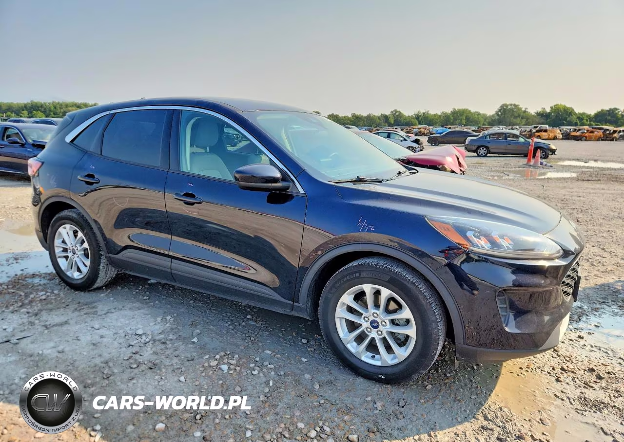 2021 Ford Escape Se VIN:1FMCU0BZ5MUA39609 - 4