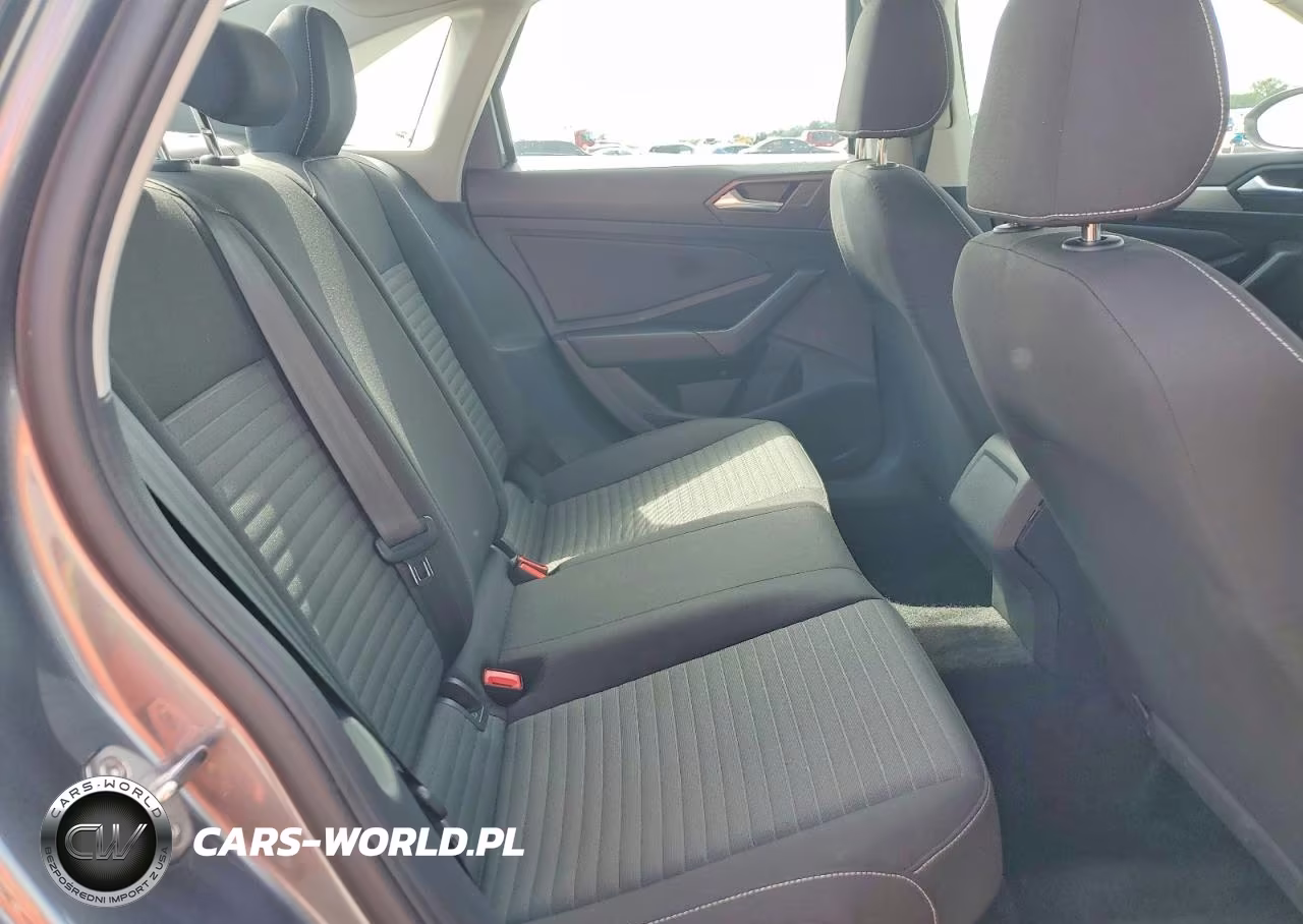 2024 Volkswagen Jetta S VIN:3VW5M7BU2RM089242 - 10