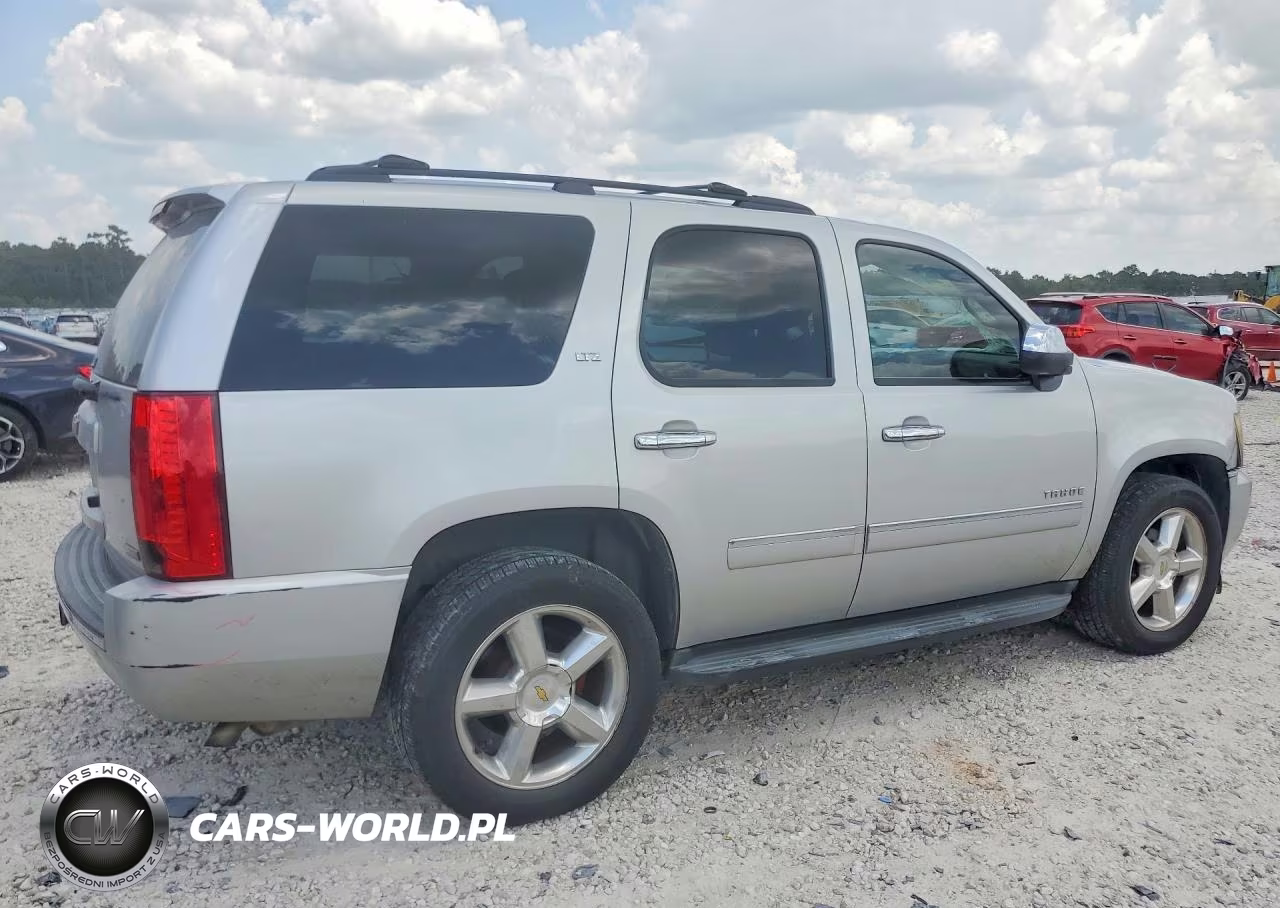2010 Chevrolet Tahoe C1500 Ltz VIN:1GNUCCE03AR219588 - 3