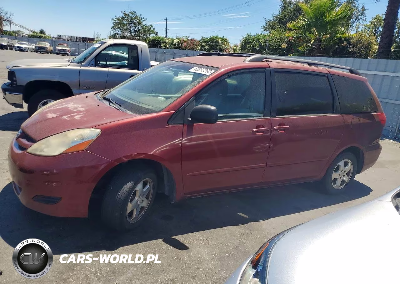 2009 Toyota Sienna Le 8-Passenger