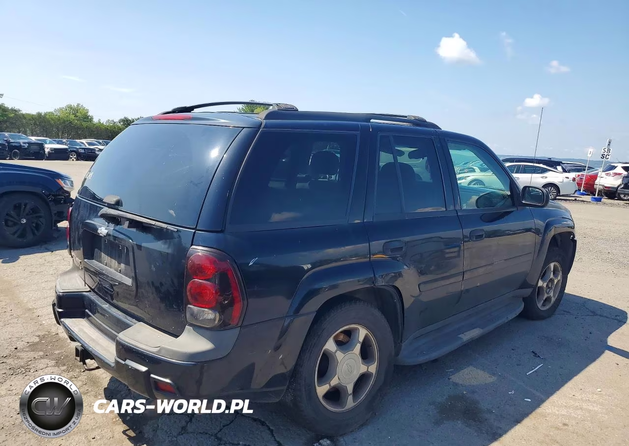 2007 Chevrolet Trailblazer Ls VIN:1GNDT13S572177046 - 3