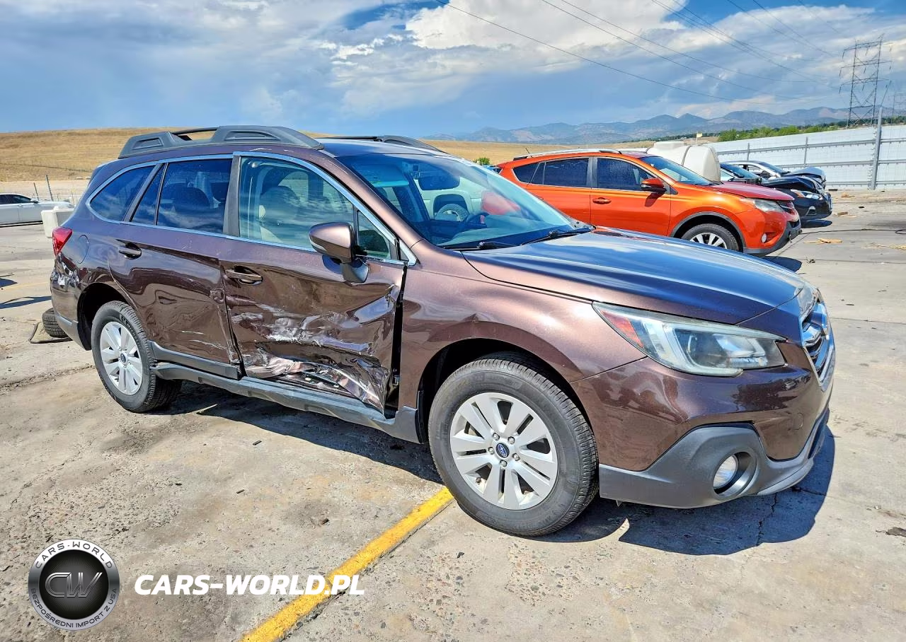 2019 Subaru Outback 2.5I Premium VIN:4S4BSAFC3K3375274 - 4