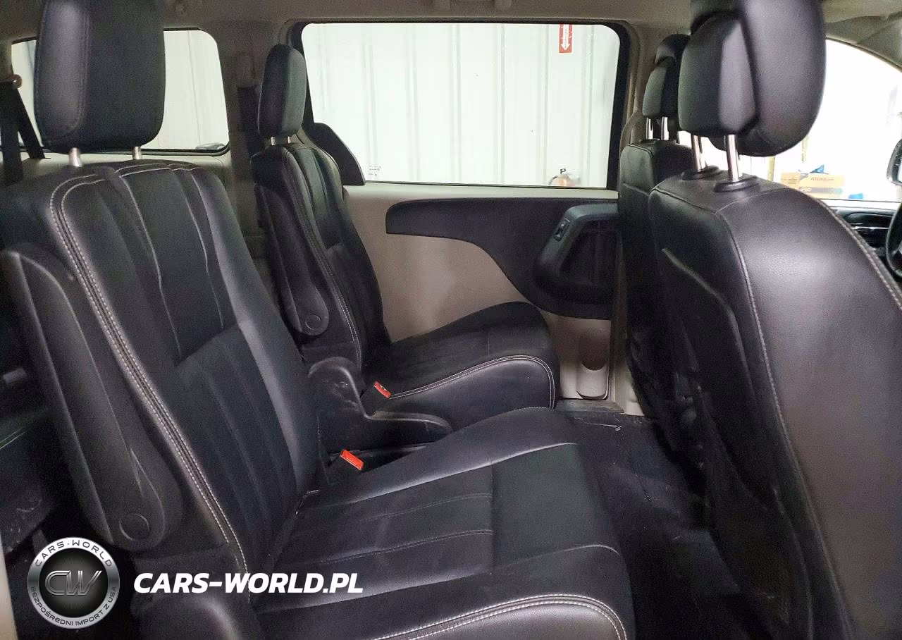 2016 Chrysler Town & Country Touring VIN:2C4RC1BG6GR300592 - 11