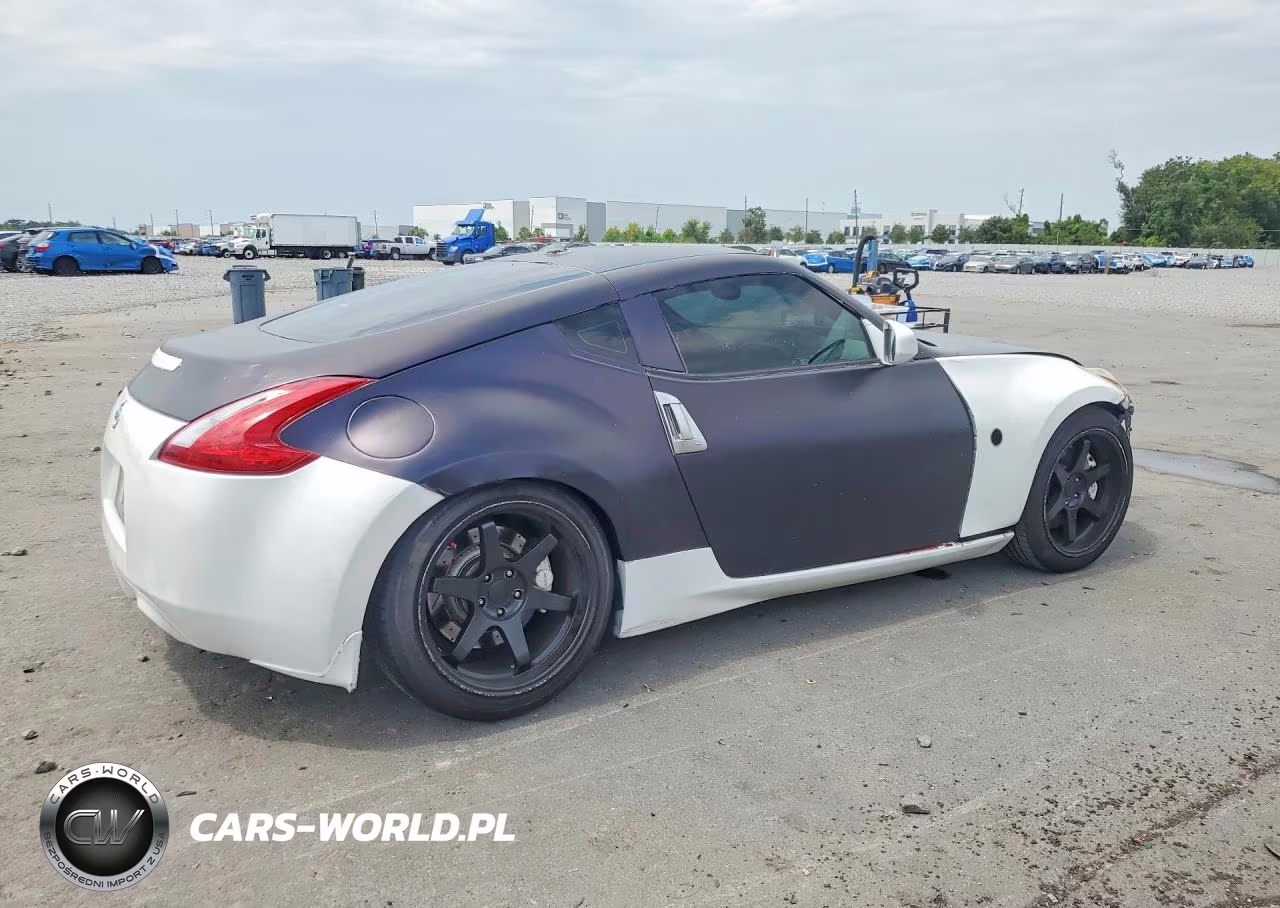 2013 Nissan 370Z Base VIN:JN1AZ4EH5DM880372 - 3