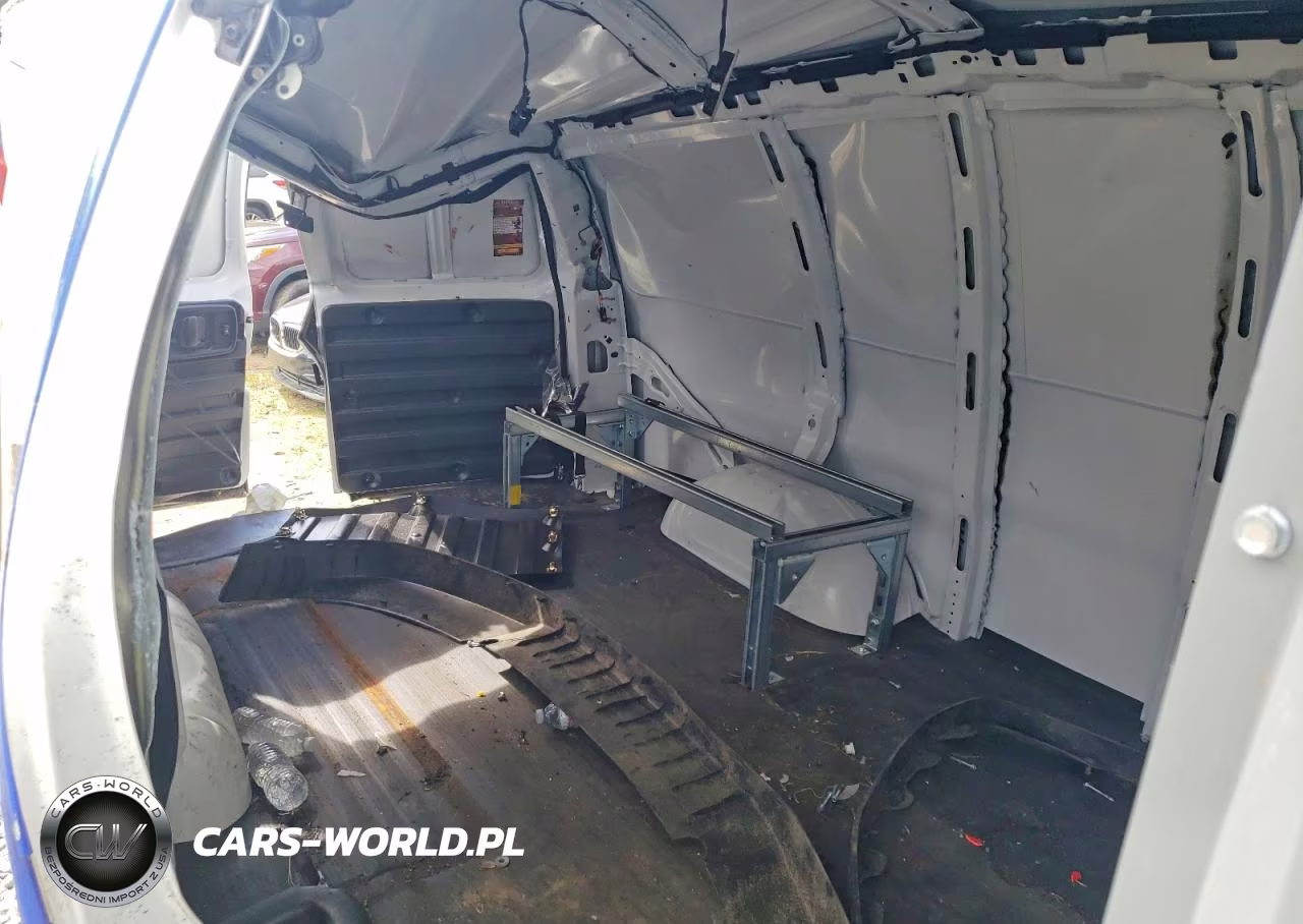 2025 Chevrolet Express VIN:1GCWGAFP2S1114479 - 10